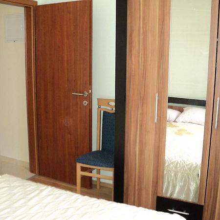 Apartment Mandrac Novigrad  Room photo